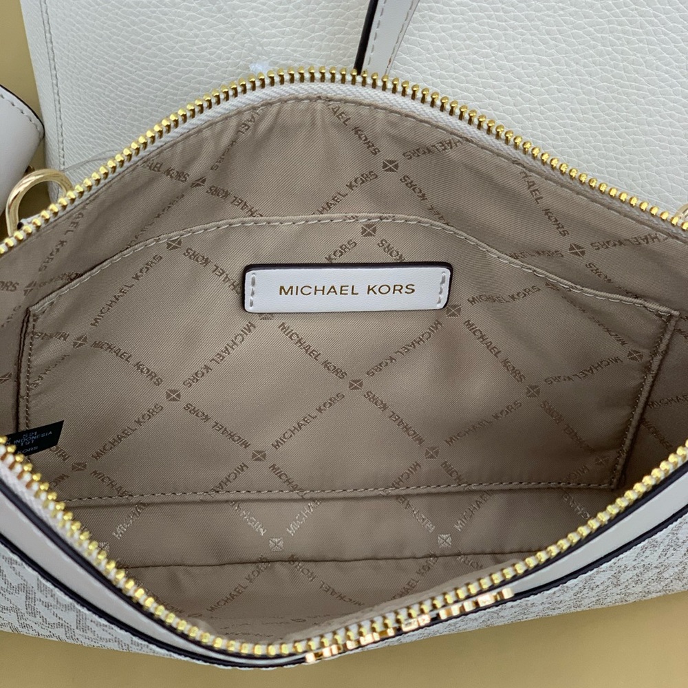 Michael Kors Kimberly LG 3 in 1 Tote Light… - Picture 9 of 16